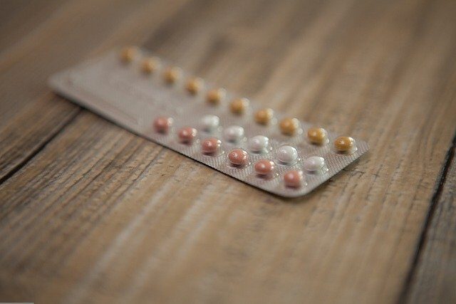 Przyczyny krwawień między miesiączkami podczas stosowania środków antykoncepcyjnych